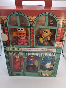 Playskool Sesamstraße Freunde Figuren Hooper’s Neighborhood Store 5er Set - Bild 1 von 7