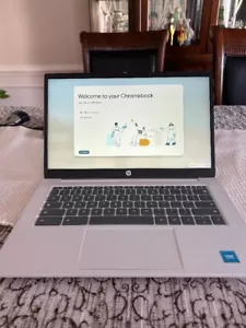 HP Chromebook 14 pollici computer portatile display FHD Intel N100 4 GB RAM 64 GB eMMC Intel... - Foto 1 di 1