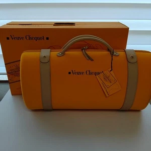 Veuve Clicquot Traveler’s Champagner Etui mit 2 Gläsern Kühltasche gebraucht - Bild 1 von 17