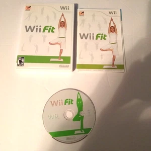 Wii Fit (Nintendo Wii, 2007) juego solo con folleto de instrucciones - Imagen 1 de 1