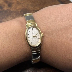 Vintage classic two toned timex oval womens old money watch working battery - Picture 1 of 7