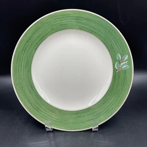 Wedgewood SARAHS GARDEN Dinner Plates 10.75 in Christmas Green Holly Berries NEW - Picture 1 of 5