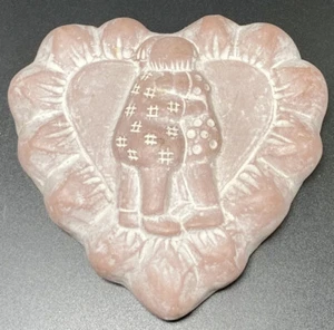 Vintage Isabel Bloom Pink HEART Paperweight Love Signed Sculpture Friendship - Picture 1 of 2
