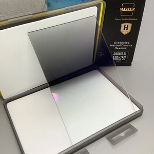 Benro Master Hardened 100x150mm 3-stop (GND8 0.9) Reverse Graduated ND Filter - Picture 1 of 6