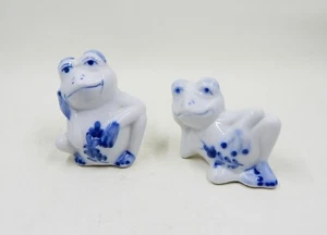 Juego de coctelera de sal y pimienta ranas sonrientes de porcelana blanca con patrón de hojas azules - Imagen 1 de 7