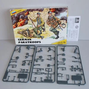 Zvezda Paracaidistas Alemanes Escala 1/35 Soldados de Plástico x 3 Miniaturas de Juego de Guerra Ejército - Imagen 1 de 11