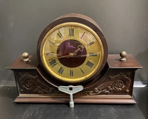 VINTAG Mantel Clock Shelf Table Desk Clock VESNA 1975 Running Clock Rare USSR - Picture 1 of 8