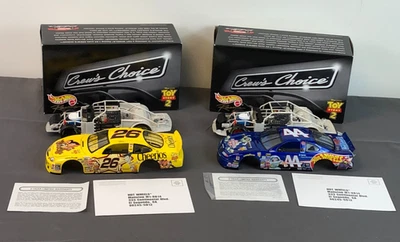 2 Hot Wheels 1:24 Diecast #44 KYLE 1999 Grand Prix TOY STORY 2 WOODY/BUZZ Nascar - Image 1 of 4