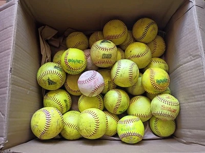 Gran Lote de Softbol Lanzamiento Rápido Usado 32 Total 16 "11 Pulgadas-"12 Pulgadas Capó Adidas  Foto 1 de 2