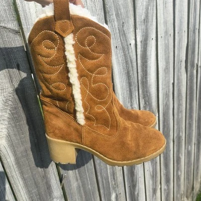 De Colección Años 80 Talla 7 Sears Western Acolchado Gamuza Festival Sherpa Forrado Bloque Tacón Botas  Foto 1 de 4
