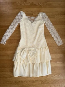 Vestido Vintage Años 80 Regreso a Casa Baile de graduación Volantes Encaje Lazo Marfil ¡BONITO! - Imagen 1 de 14