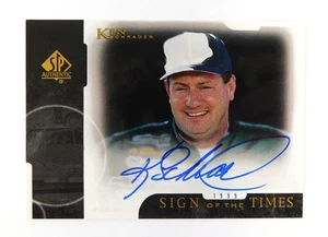 Auténtico Ken Schrader Sign of the Times 1999 SP en tarjeta automática - Imagen 1 de 2