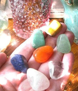 7 STONES OF HIGHEST LUCK TALISMANS WITH POUCH COVEN OF CASSIA4 - Picture 1 of 2