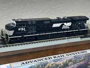 NORFOLK SOUTHERN - DASH 9-44CW " HORSEHEAD " LOCO DC/DCC ready HO Scale NEW OOP - Picture 1 of 9