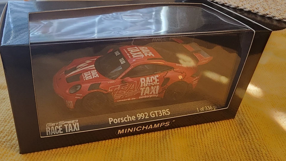 1:43 MINICHAMPS 2024 PORSCHE 911 992 GT3 RS Get Speed Race Taxi Rojo Nurburgring Foto 1 de 4