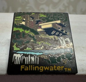 Falling Water Frank Lloyd Wright Pennsylvania Collectible Hat Lapel Pin - Picture 1 of 3