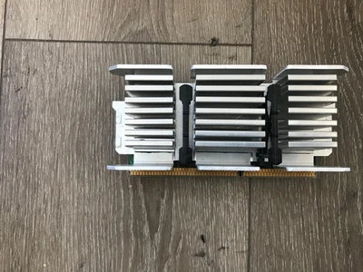 Intel SL3XL Pentium III 667MHz 667/256/133/1.65V Slot 1 CPU w/heatsink - Image 1 of 4