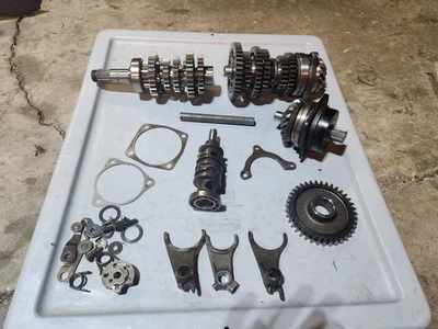 Honda Magna Sabre Vf700s 1984 transmisión completa engranajes Foto 1 de 4