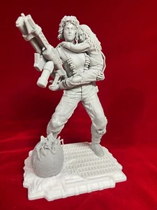 Aliens - Ellen Ripley "Rescue" - Fan Art - Resin Modellbausatz - Maßstab 1/8 - 1/6 - Bild 1 von 15