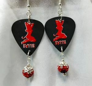 Rot und schwarz teuflisch Pin-UP Gitarre Plektrum Ohrringe mit roten Ombre Pave Perlen - Bild 1 von 4