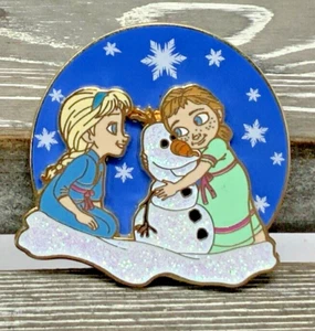 Prendedor HKDL Disney - FROZEN - Joven ANNA ELSA Y OLAF - Construye un muñeco de nieve 2014 - Imagen 1 de 2