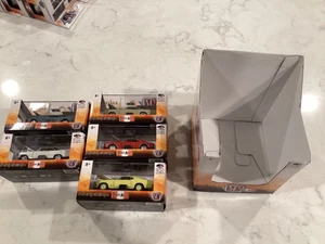 M2 MACHINES DETROIT-MUSCLE 1:64 ‘Lot of 5’ R40 Diecasts w/Display Box - Bild 1 von 7
