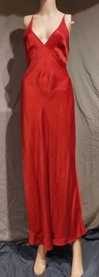 Camisola Victoria Secret Vintage Vermelha Longa de Seda Tamanho XS - Imagem 1 de 4