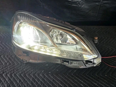 2014-16 Mercedes-Benz E350 Sedan W212 Genuine Right (Passenger) LED Headlight Foto 1 de 4