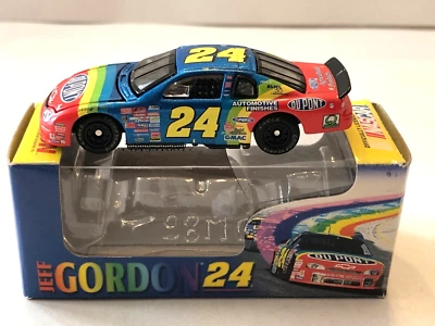 JEFF GORDON 24 DUPONT 1999 MONTE CARLO ESCALA 1:64 POR AÇÃO 1 DE 15.000 - Imagem 1 de 4