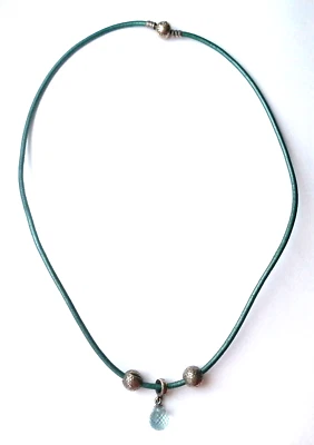 Pandora Halskette petrolfarbiges Lederband 2 Charms + blauer Anhänger 925 Silber - Bild 1 von 4