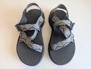 Men’s Chaco Z/Volv Sz 8 Gray Strappy Sandals Arch Support Hiking - Picture 1 of 11
