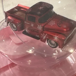 2025 M2 Macchine Decorazione Natalizia Coca-Cola 1956 Ford F-100 Camion - Foto 1 di 6
