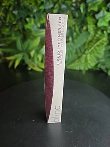 Pluma delineadora de ojos líquida Blinc en 01 negro suave 0,5 ml/0,01 fl oz - Imagen 1 de 3