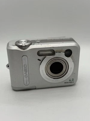 Casio QV-R40 4.0MP Digital Camera - Silver Spares or Repair Only - Image 1 of 4