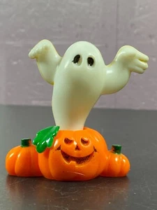 Merry Miniatures Ghost coming out of Pumpkin Plastic Vintage Read - Picture 1 of 12