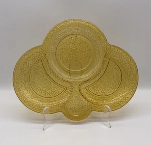 Vintage Amber Glass Clover Shaped Snack Plates - Picture 1 of 6