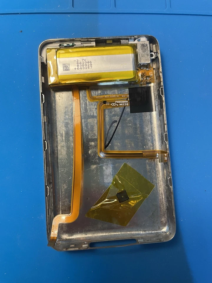 Genuine Apple IPod Classic 5.5 Gen 30gb back housing - Reclaimed - Image 1 of 3