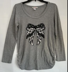 Tutta Bella Sweater Womens Medium Gray Black Silver Maternity Sequined Gift Bow - Picture 1 of 11