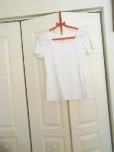 H & M BASICS--WHITE SHORT SLEEVE SCOOP NECK TOP----SMALL - Picture 1 of 1