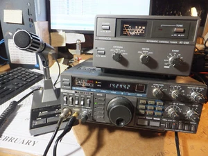 Kenwood HF Tranceiver TS-430S, AT-250 Antenna Tuner, MC-60A Microphone & Cables - Picture 1 of 24
