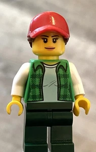 LEGO Female Big Peterbuilt Mack Truck Driver - Picture 1 of 2