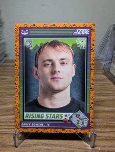 Panini Score-A-Treat 2024 - Rising Stars Brock Bowers #8 Orange Pumpkins (RC) - Imagen 1 de 2