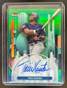 2025 Finest Torii Hunter Auto Green Refractor #49/75 Twins - Picture 1 of 2