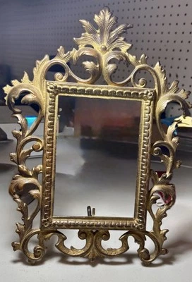 F17- Marco de fotos trasero caballete victoriano/rococó dorado de hierro fundido de colección Foto 1 de 4