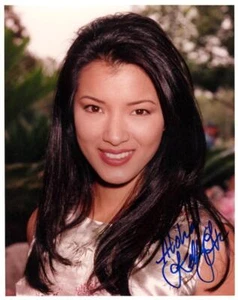 Kelly Hu Signed Autograph 8x10 Photo - Sexy Ms Hawaii USA 1993 Sunset Beach Star - Picture 1 of 2