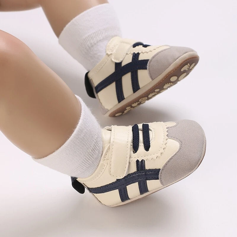Classic Baby Boy Girl Crib Shoes Infant Sneakers Casual Shoes Newborn Baby Shoes - Image 1 of 4