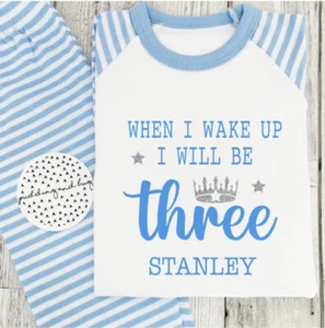 Personalisierter Jungen-Schlafanzug 3. Geburtstag 3. Wenn ich aufwache, werde ich drei Pyjama sein - Bild 1 von 1