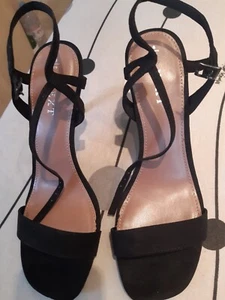 GORGEOUS NEW NEXT BLACK SANDALS SIZE 6 (39). - Picture 1 of 3