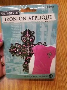 Iron On Applique Next Style Cross - Picture 1 of 2