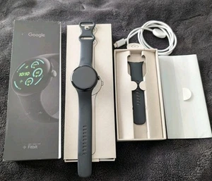 Google Pixel Watch 3 45mm WiFi matte black - Photo 1 sur 9